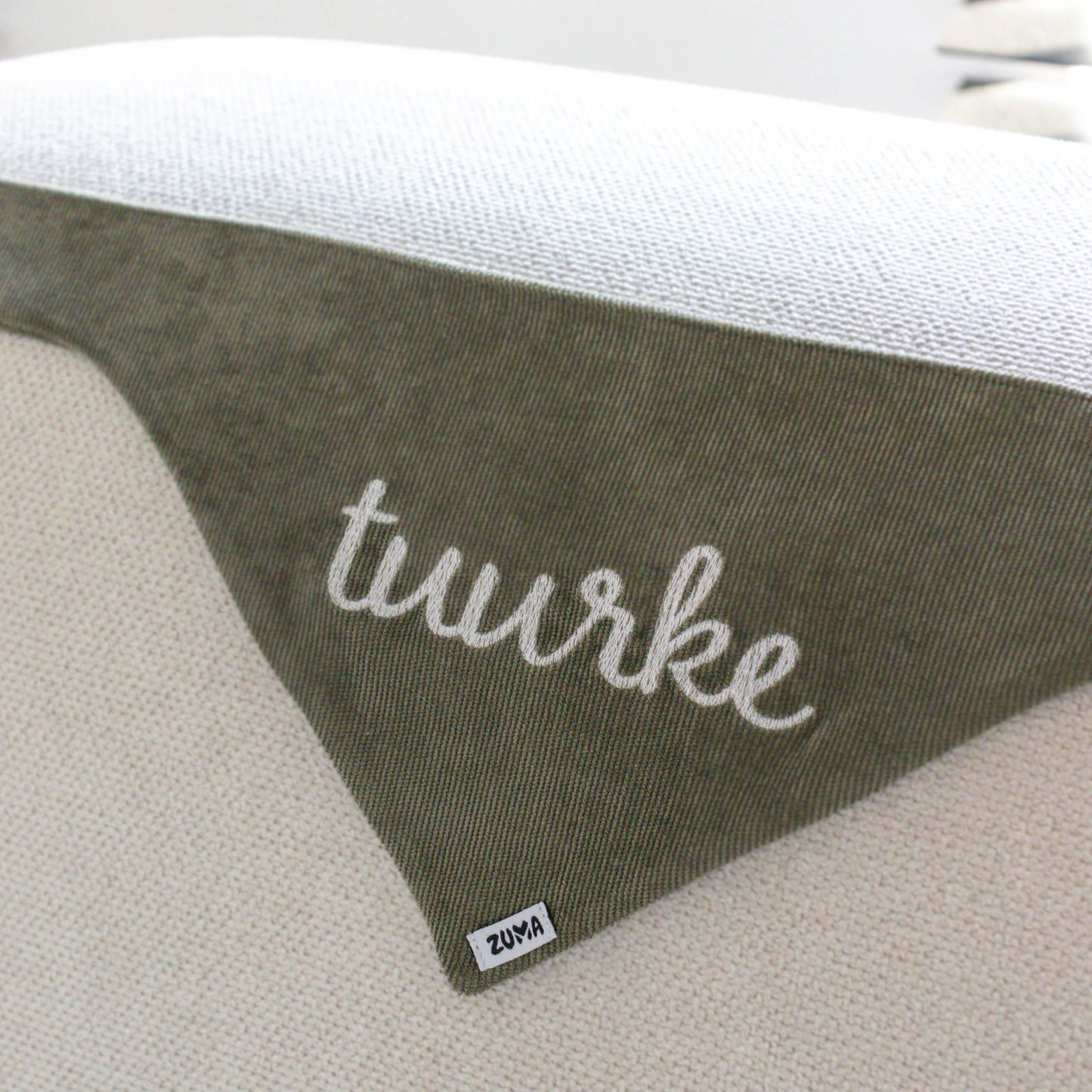 Hondenbandana Army gepersonaliseerd