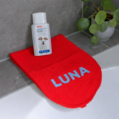 Hondenhanddoek gepersonaliseerd rood