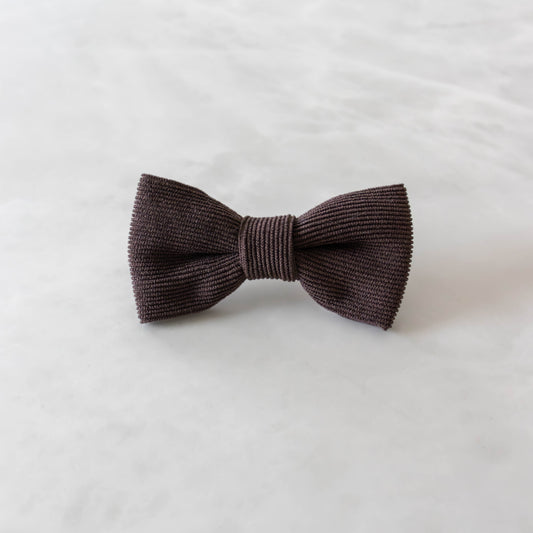 Vlinderdas voor honden in het donkerbruin